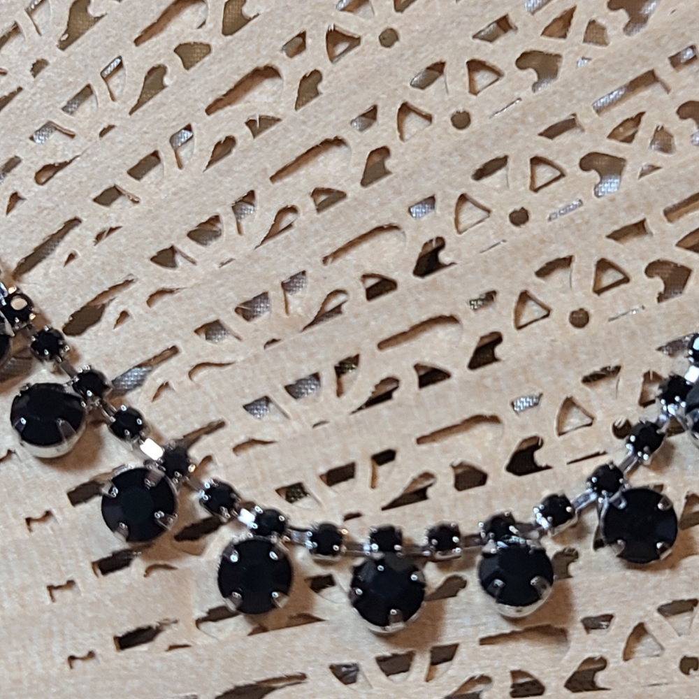 Pettie Necklace for sale super pretty black/silver - Picture 6 of 12